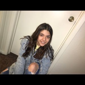 Meet your Posher, Emily